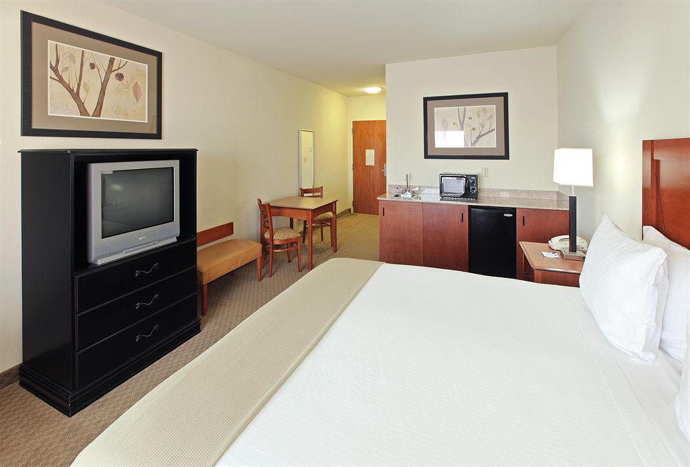 Holiday Inn Express & Suites Pine Bluff/Pines Mall By Ihg Habitación foto