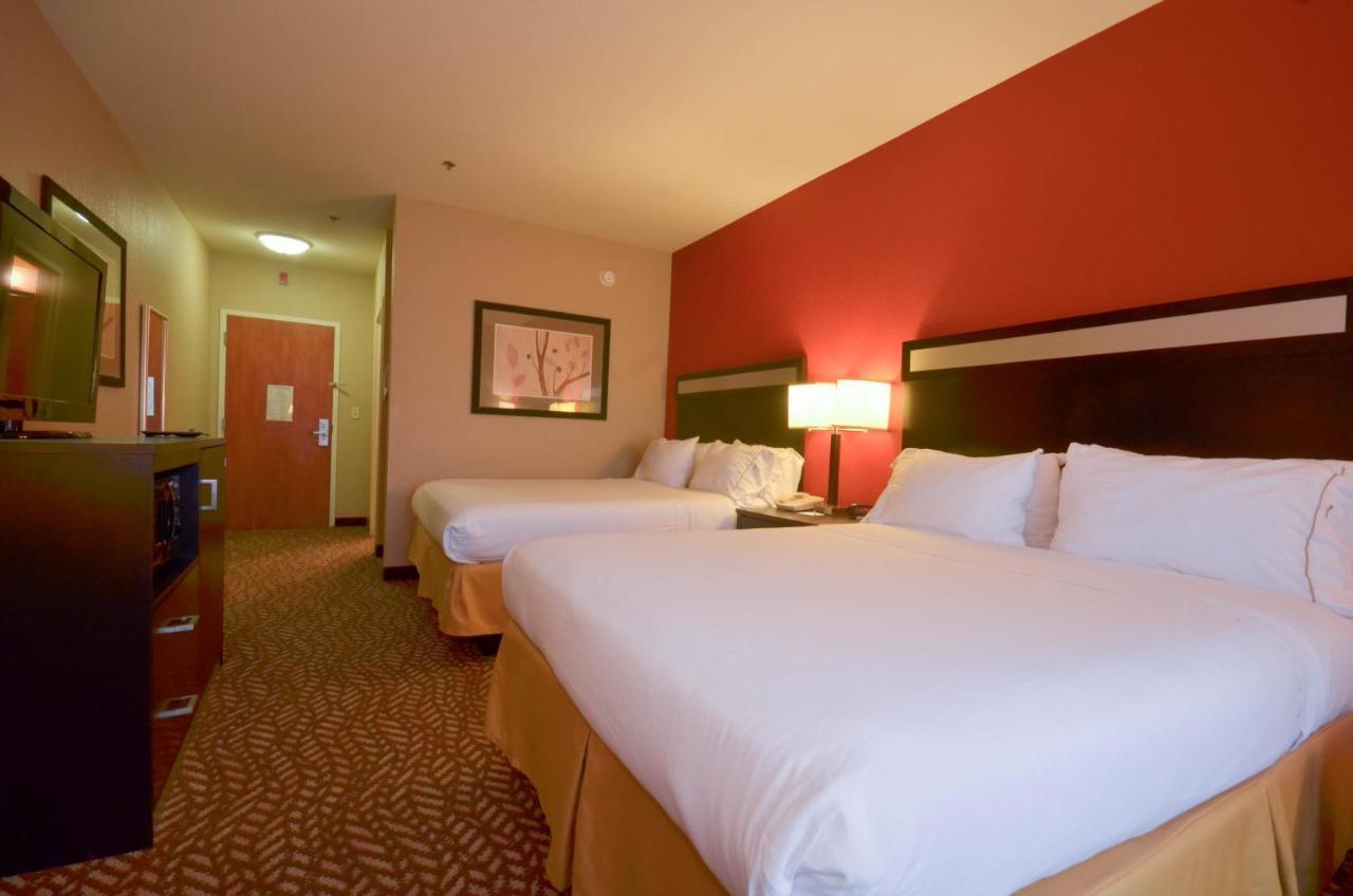 Holiday Inn Express & Suites Pine Bluff/Pines Mall By Ihg Exterior foto