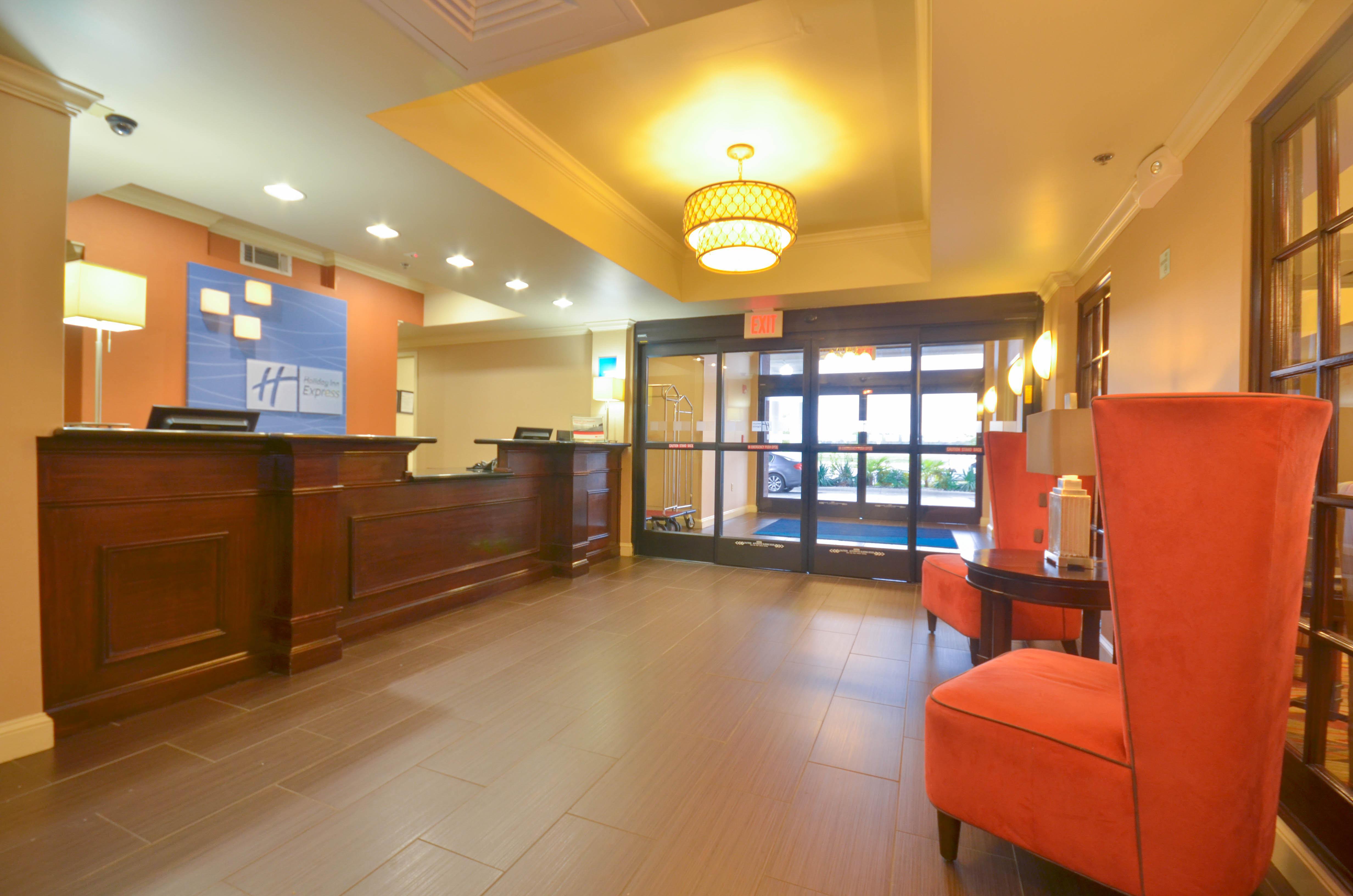 Holiday Inn Express & Suites Pine Bluff/Pines Mall By Ihg Exterior foto